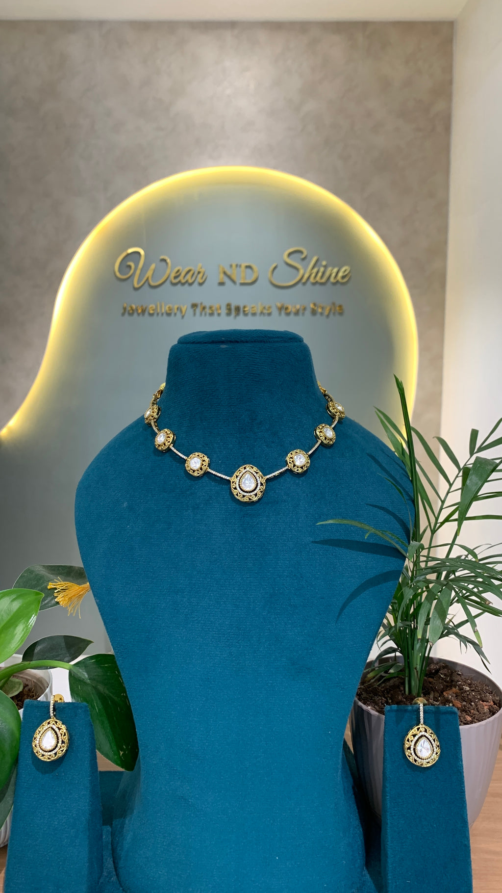 Short victorian mossonite set